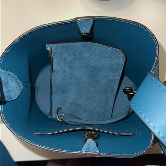 Coach Bleecker 21 - Picture 4 of 6